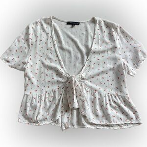 Kendall & Kylie X PACSUN Babydoll Crop White Cherry Print Front Tie Medium Top